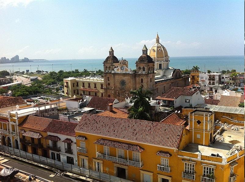 fachada de la iglesia