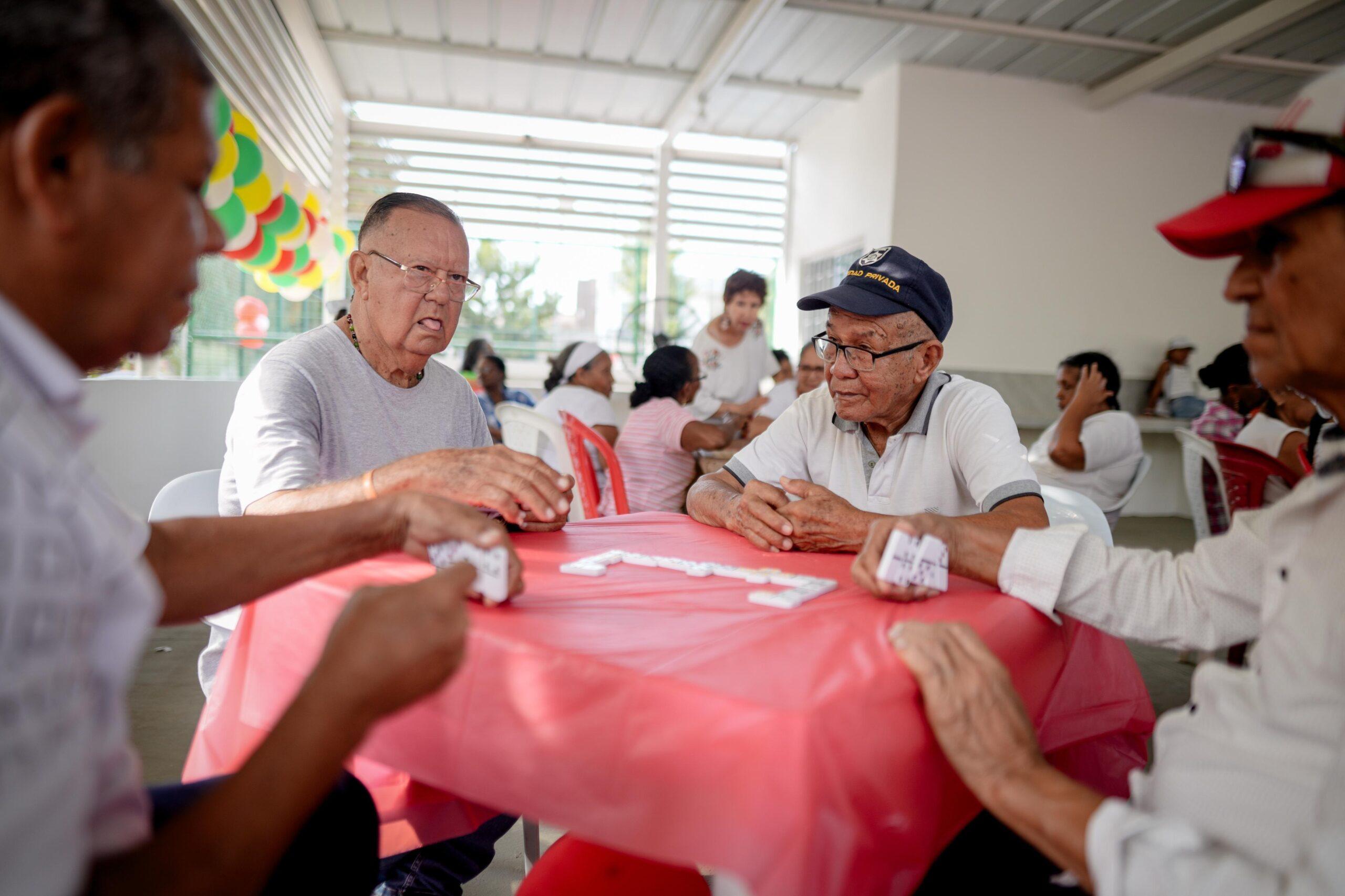 jugando domino