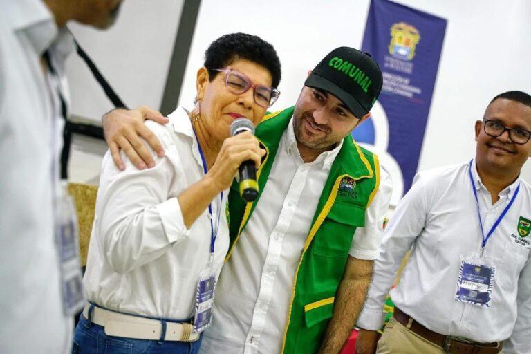yamil arana abrazando
