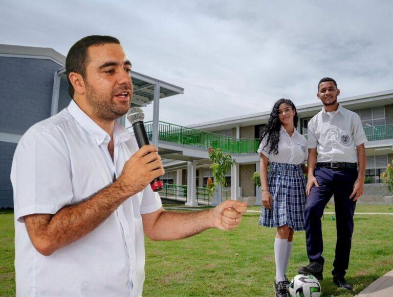 yamilito con estudiantes