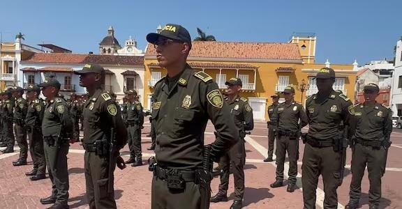 100 policias