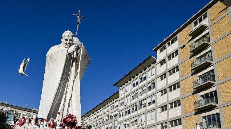 el papa no está en el miercoles de ceniza