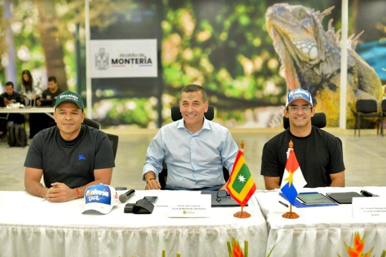 los alcaldes sonriendo