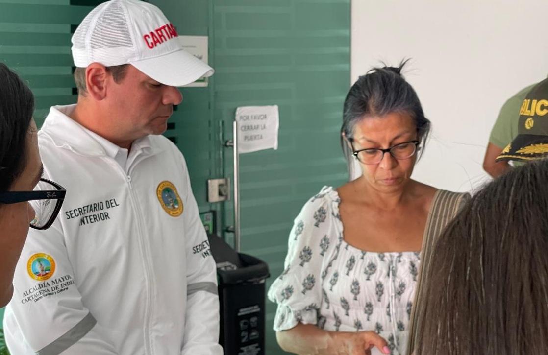 bruno con la mama de la niña
