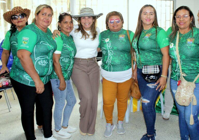 claudia con el sombrero puesto