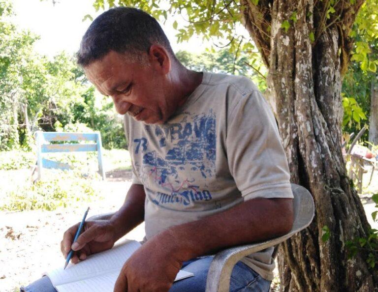 escribiendo