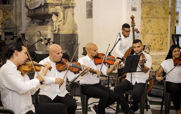 tocando el violin