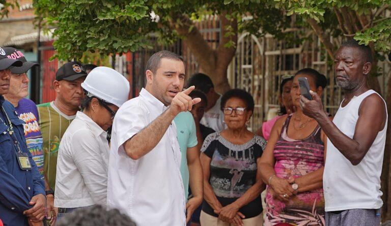 yamilito señalando