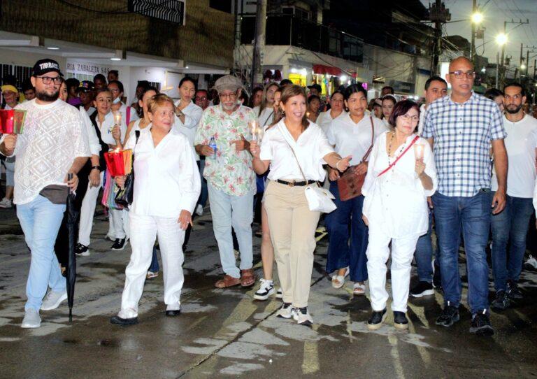 LA ALCALDESA CAMINANDO