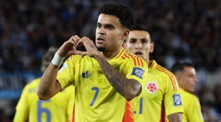 luis díaz haciendo el corazon