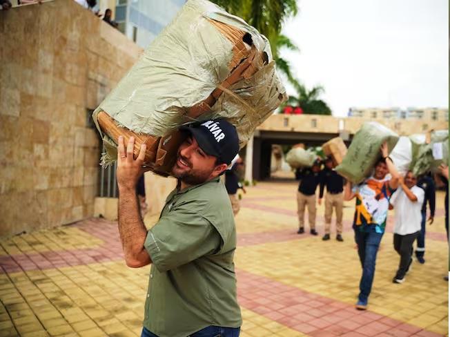 yamilito cargando el mercado