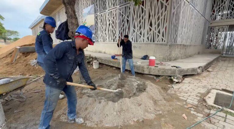 TRABAJANDO EN EL COLEGIO