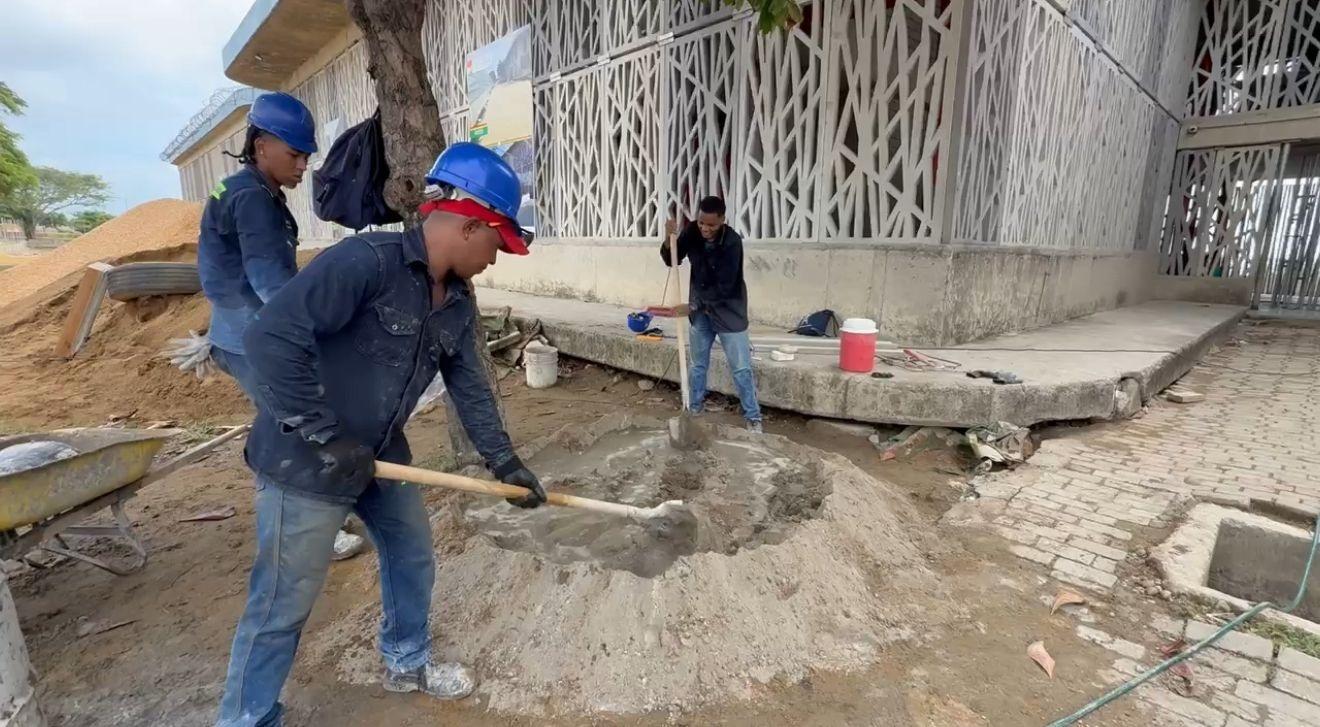 TRABAJANDO EN EL COLEGIO