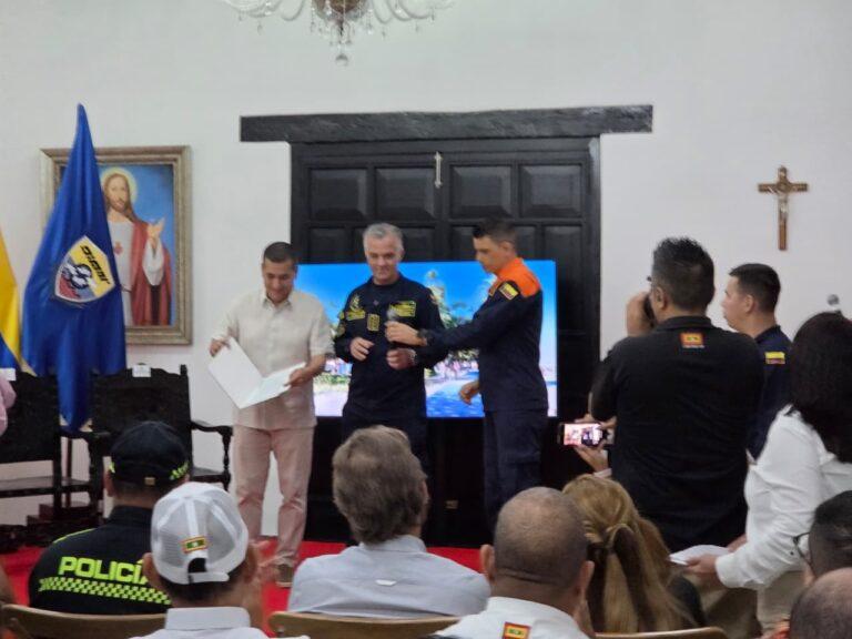 con los estudios en la mano