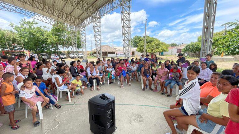 la gente reunida
