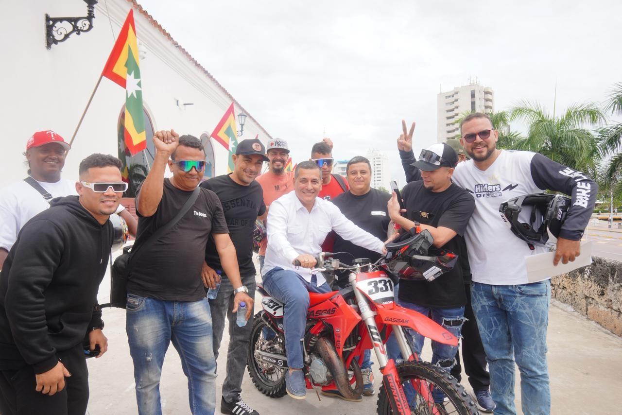 dumek en la moto