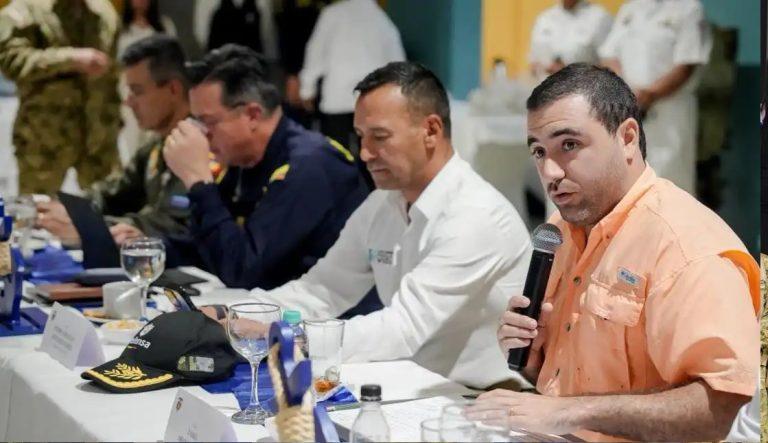gobernador hablando