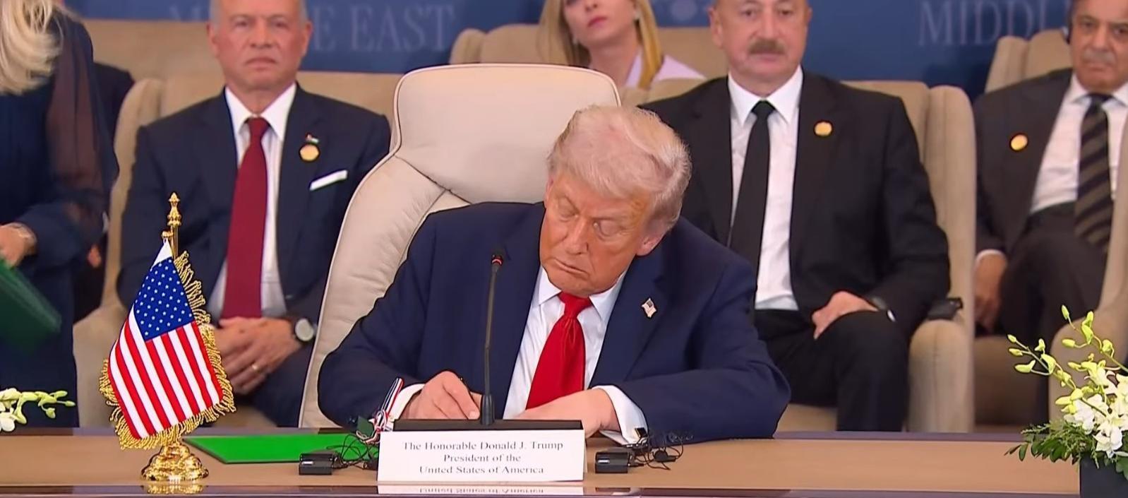 trump firmo