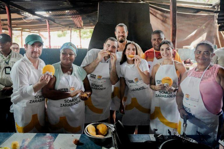 GOBERNADOR COMIENDO AREPA