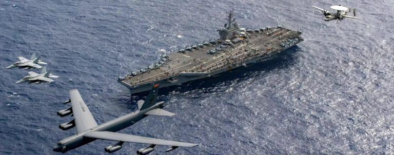 porta aviones y bombardero