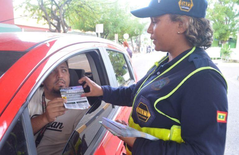 ENTREGANDO EL FLAYER