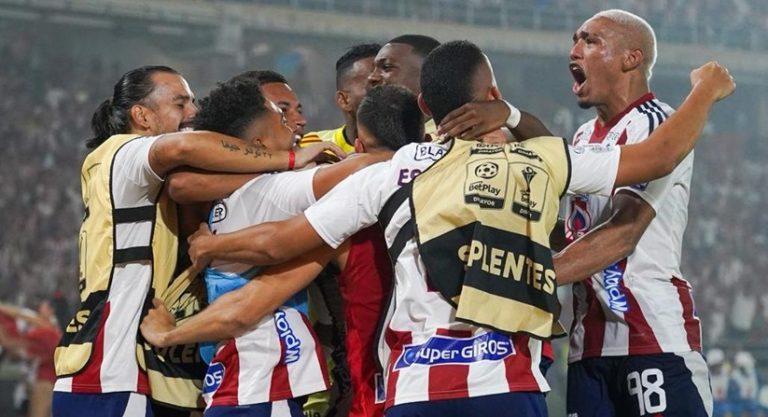 junior va por la once
