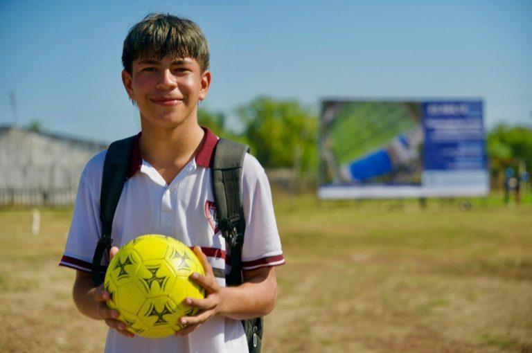 niño con el balon