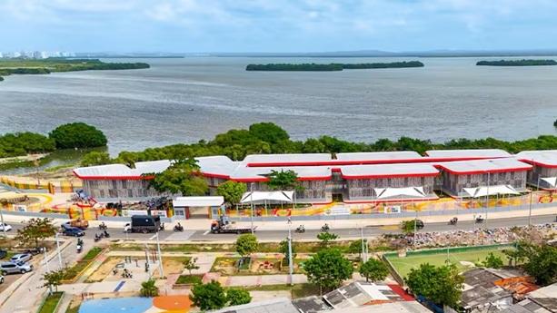 primer colegio que brilla con el sol