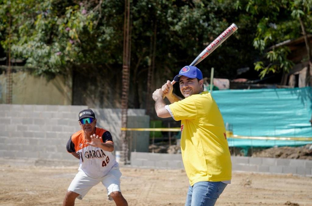 yamilito con el bate