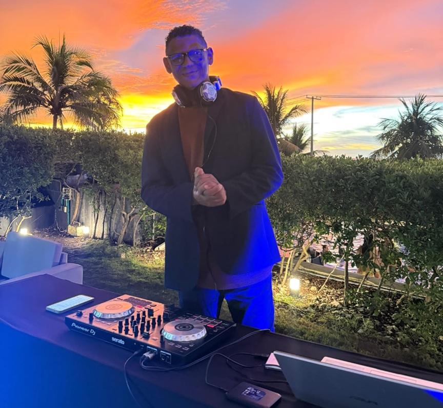 dj sierra