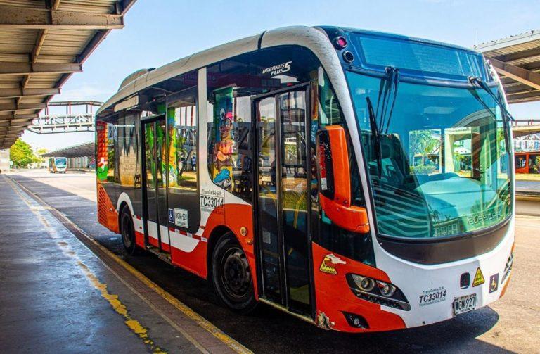 BUS EN EL AEROPUERTO