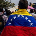 CON LA BANDERA