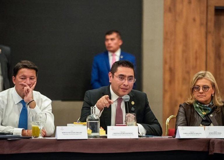 DR QUIROZ Y EL REGISTRADOR