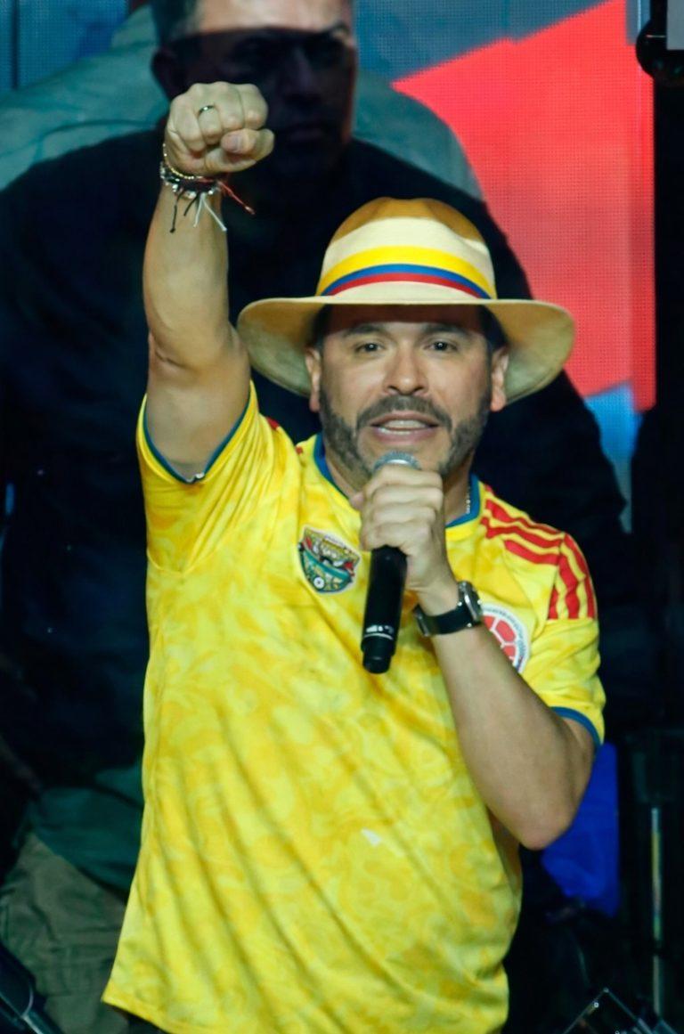 abelardo brazo arriba