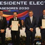 abelardo con la credencial