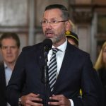 ministro de vivienda
