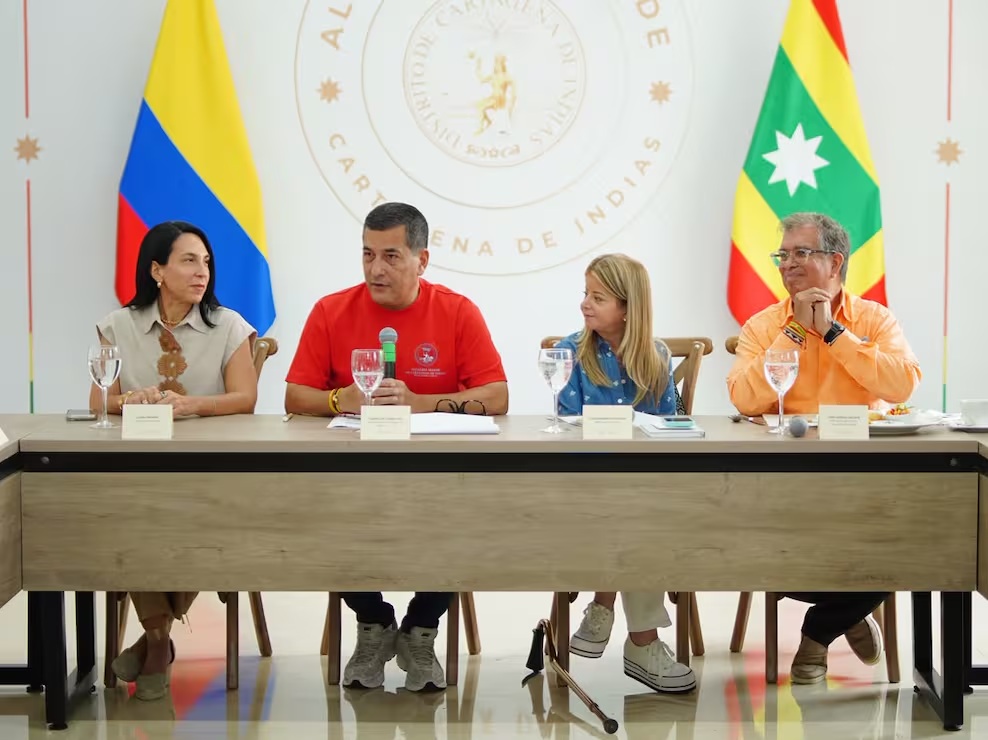 CON LA MINISTRA DE TRANSPORTE