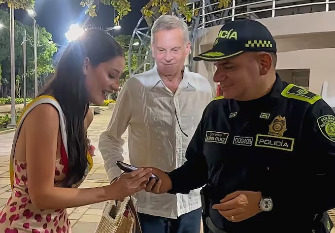 LE DEVOLVIERON EL CELULAR