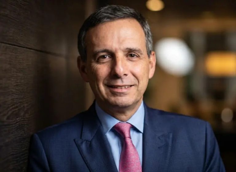 MINISTRO DE HACIENDA