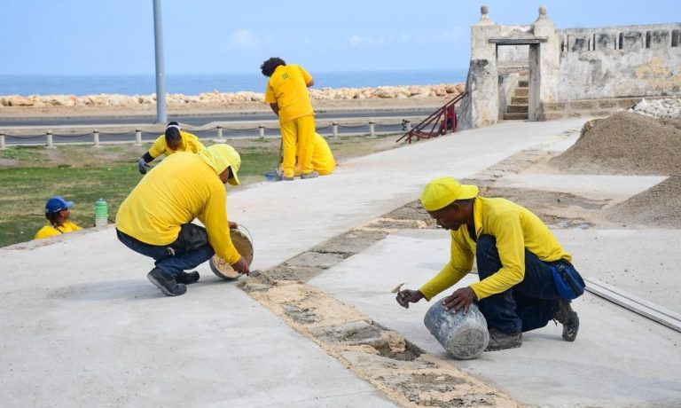trabajando en la tenaza