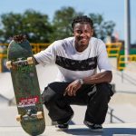 EL PELAO CON LA PATINETA