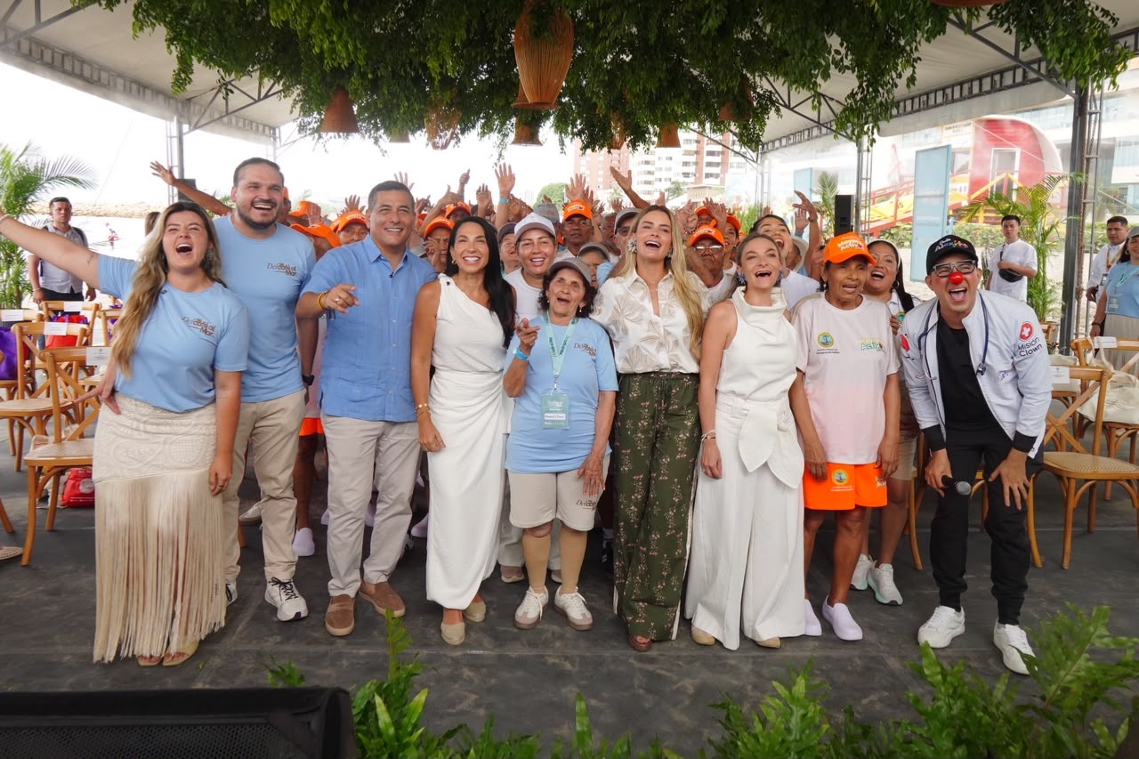 TODOS REUNIDOS