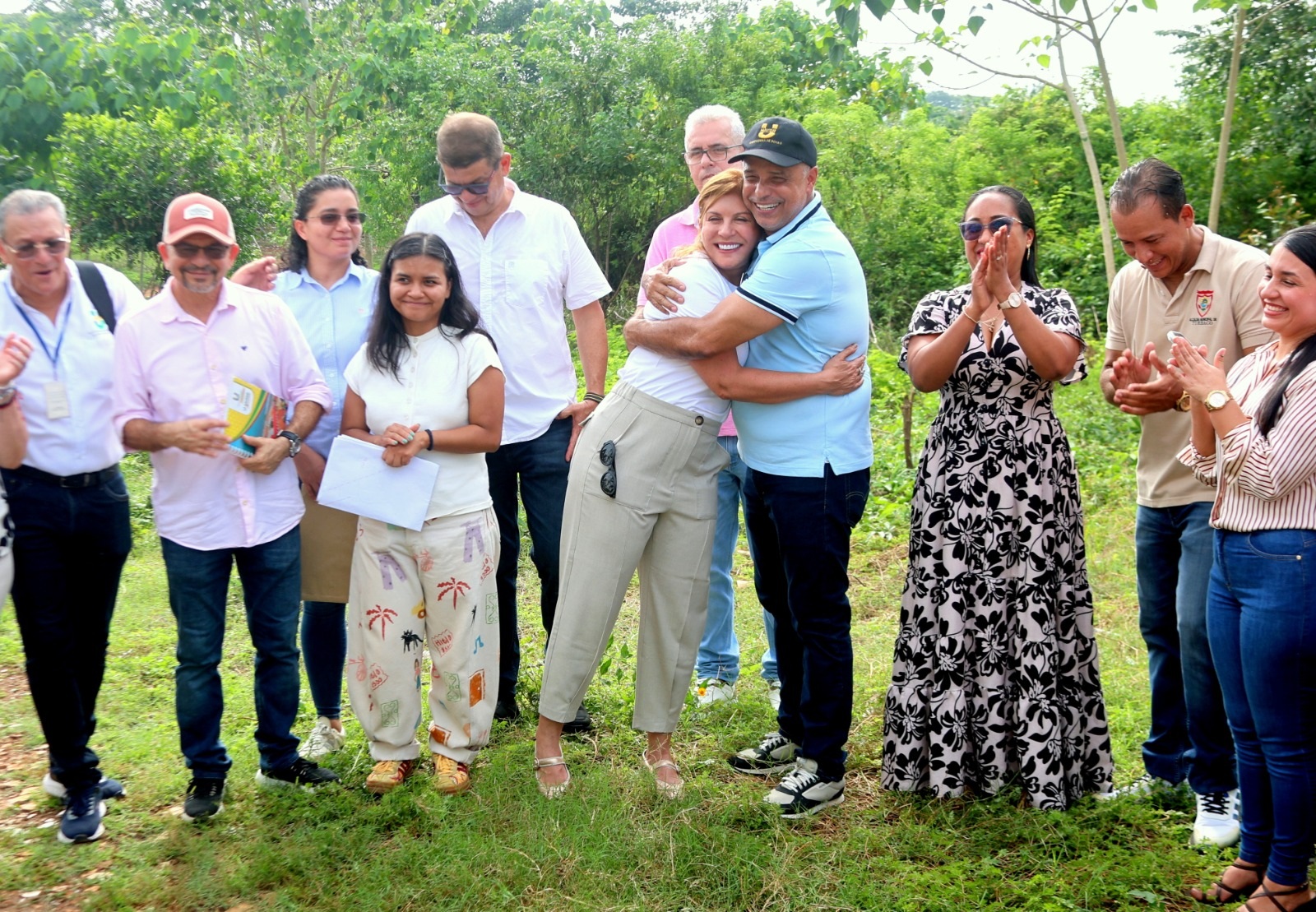 abrazo de claudia con arraut